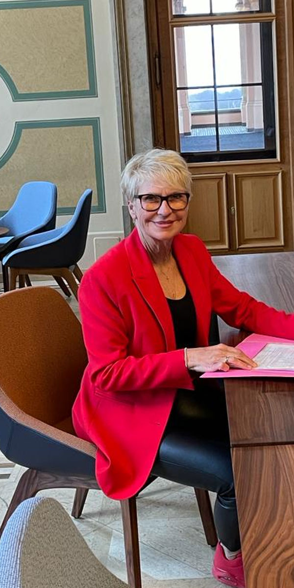 Dr. Andrea Behr, MdL